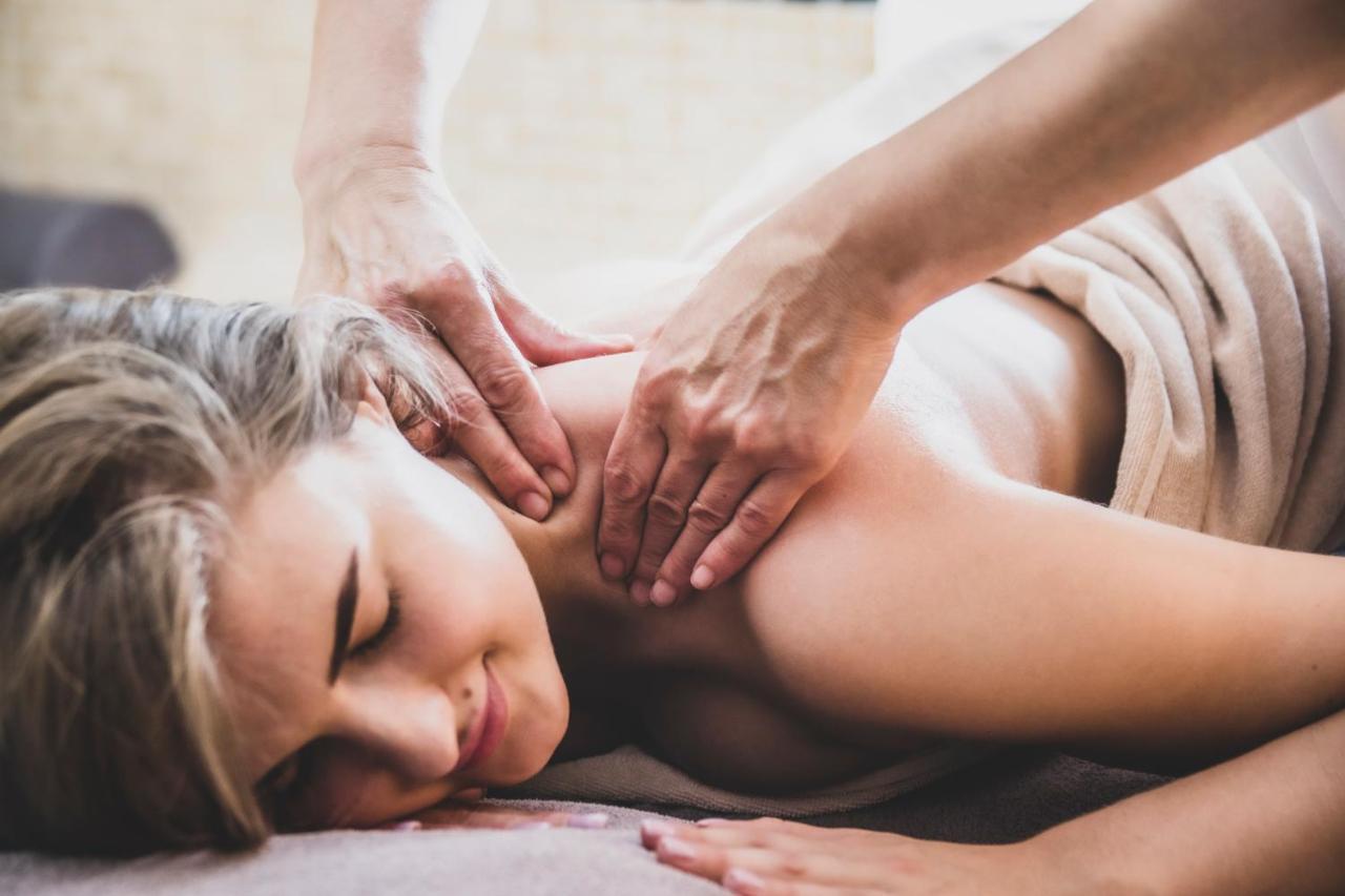 Damuelser Hof - Wellness & Spa Bagian luar foto