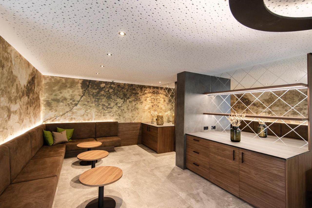 Damuelser Hof - Wellness & Spa Bagian luar foto