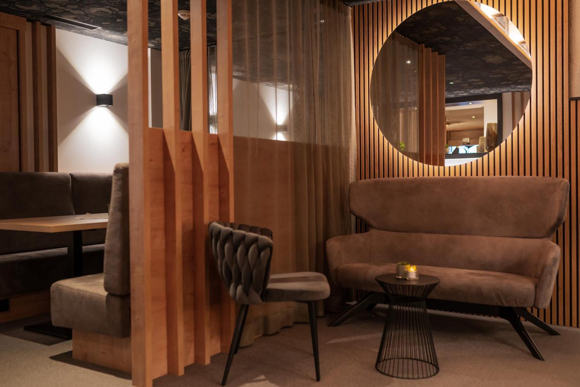 Damuelser Hof - Wellness & Spa Bagian luar foto